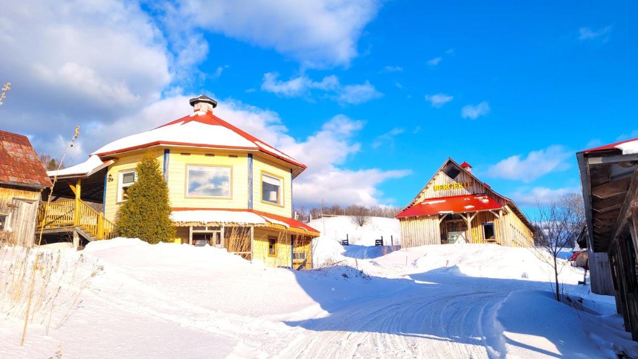 La Vieille Ferme, Ecogite Saint-Fulgence Exterior foto